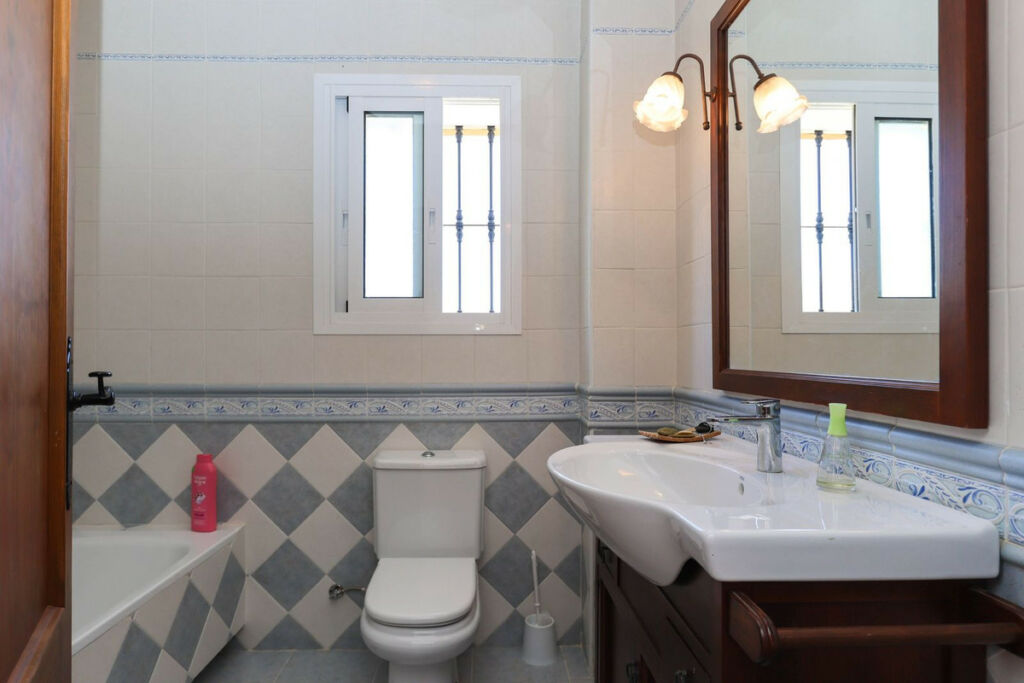 Detached Villa Guaro Málaga - image 22