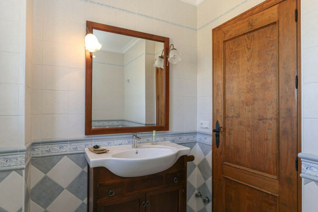 Detached Villa Guaro Málaga - image 23