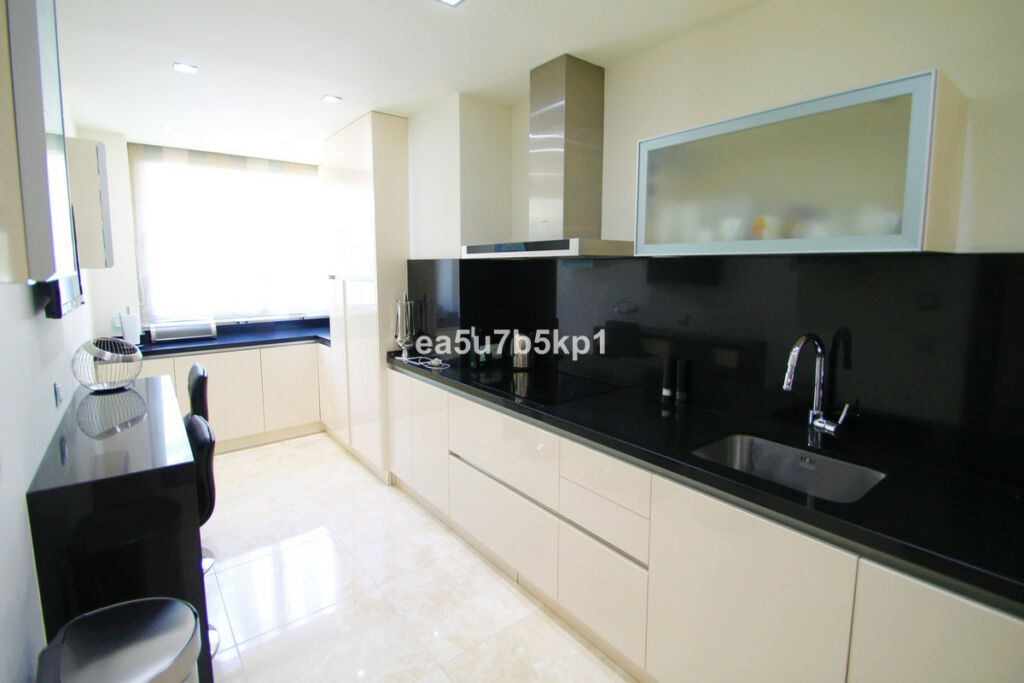 Ground Floor Apartment Benahavís Málaga - image 22