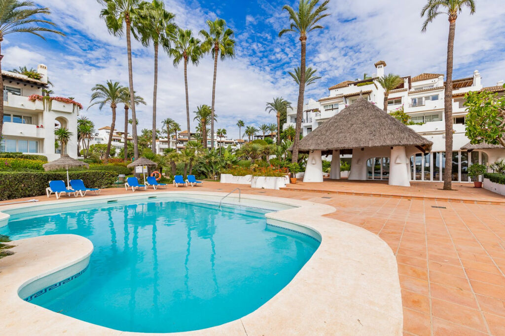 Middle Floor Apartment Estepona Málaga - image 22