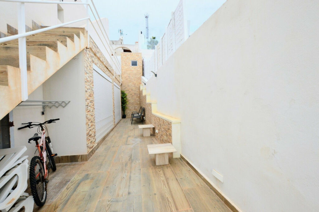 Detached Villa Villamartin Alicante - image 22