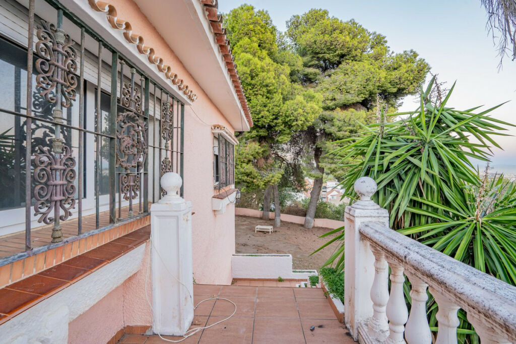 Detached Villa Benalmadena Pueblo Málaga - image 23