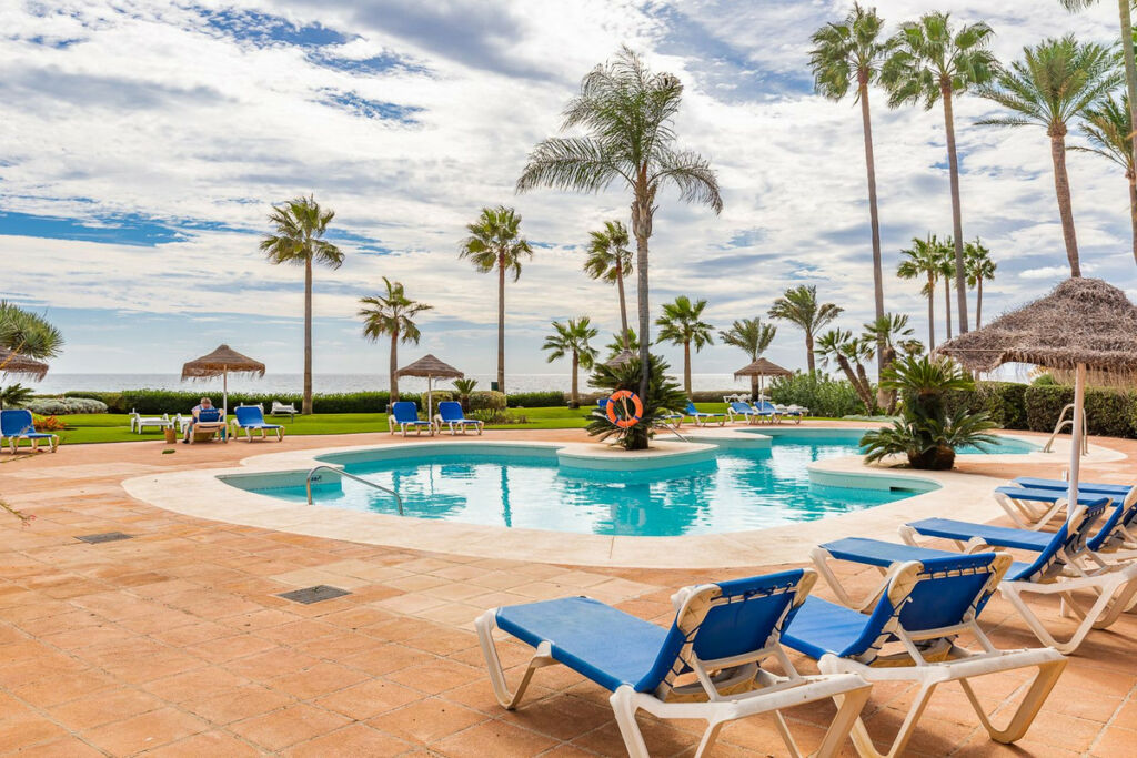 Middle Floor Apartment Estepona Málaga - image 23