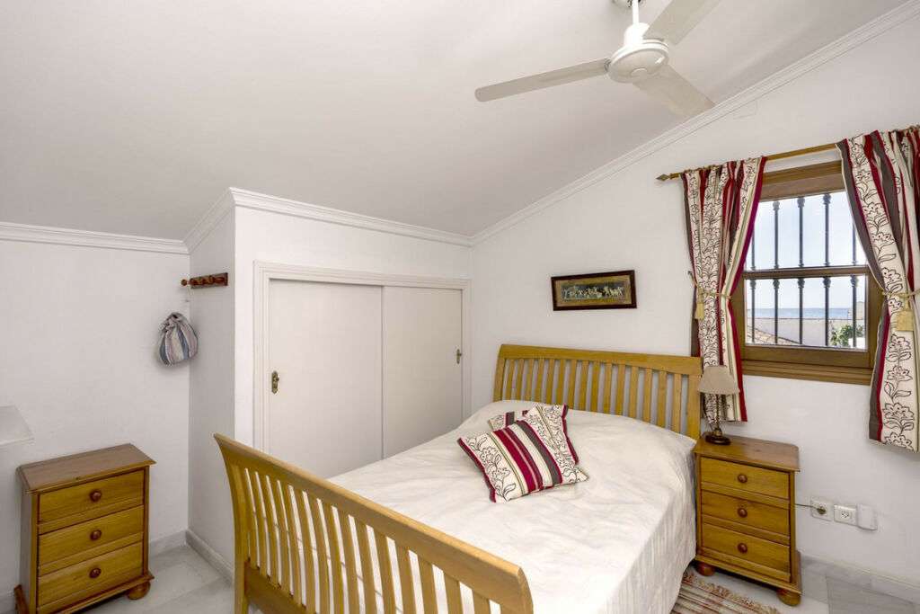 Semi-Detached House Estepona Málaga - image 23