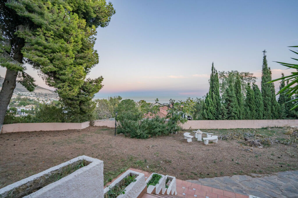 Detached Villa Benalmadena Pueblo Málaga - image 24