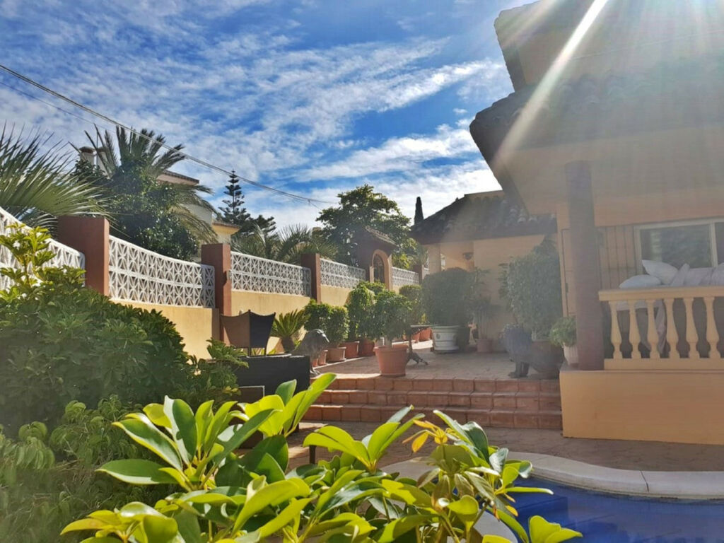 Detached Villa Nueva Andalucía Málaga - image 24