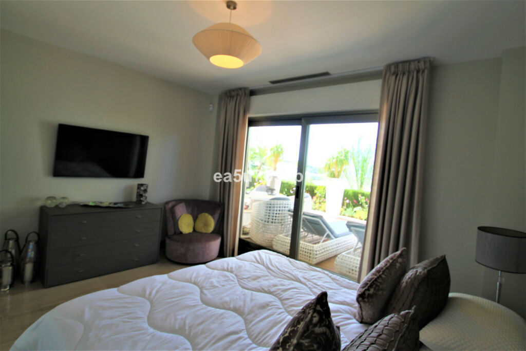 Ground Floor Apartment Benahavís Málaga - image 24