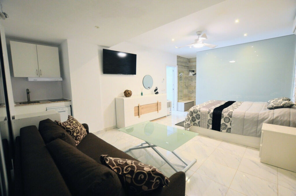 Detached Villa Villamartin Alicante - image 25