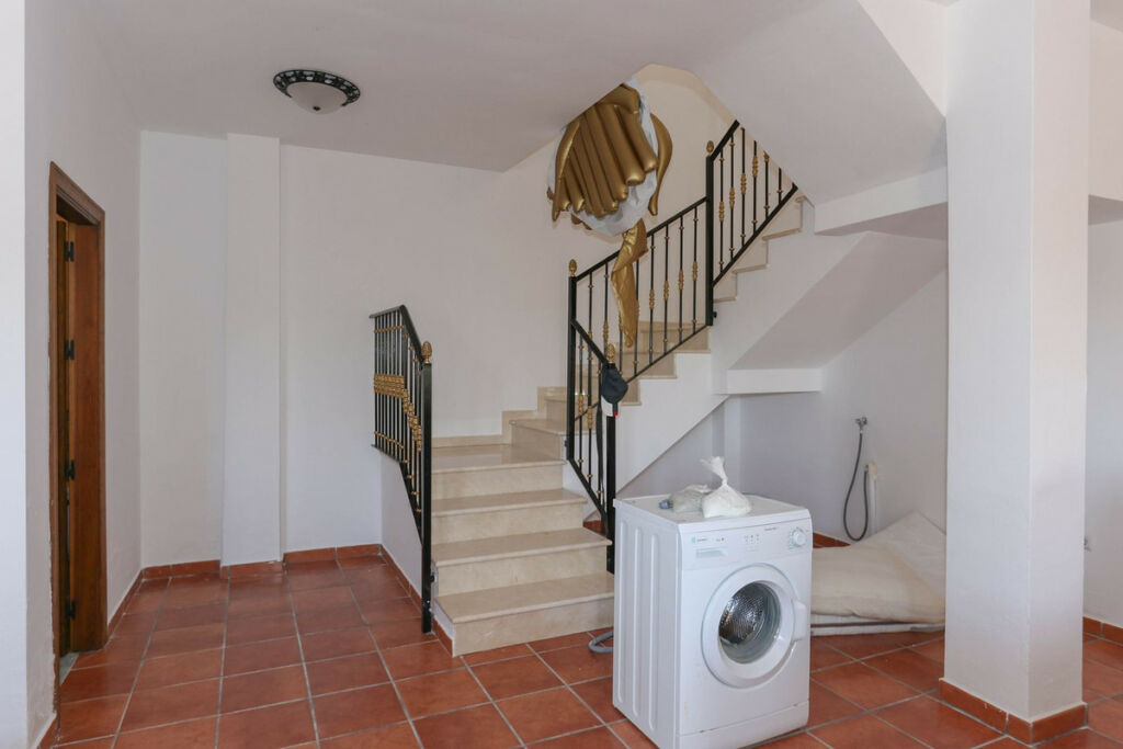 Detached Villa Guaro Málaga - image 27
