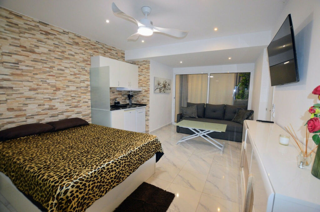 Detached Villa Villamartin Alicante - image 27