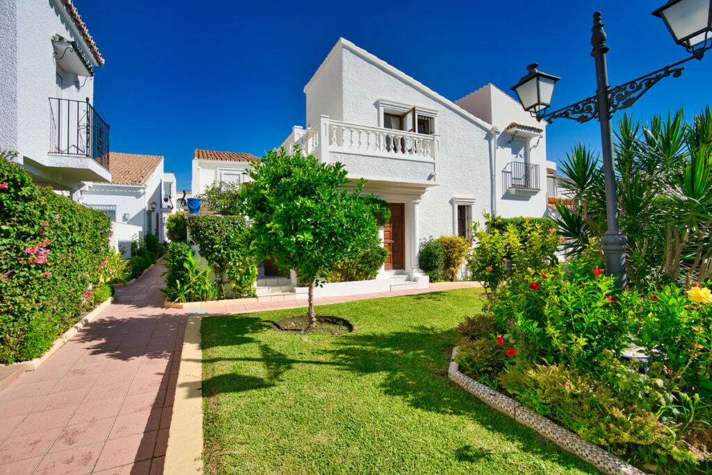 Semi-Detached House Estepona Málaga - image 29