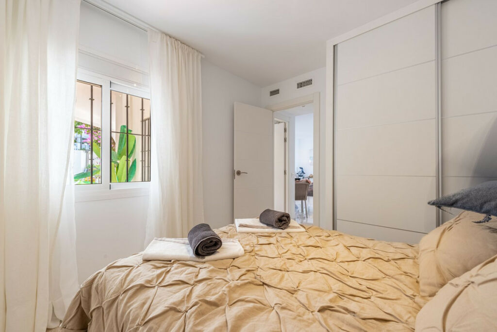 Ground Floor Apartment Nueva Andalucía Málaga - image 3
