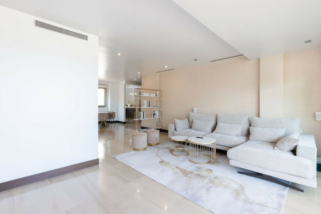 Middle Floor Apartment Benahavís Málaga - image 3