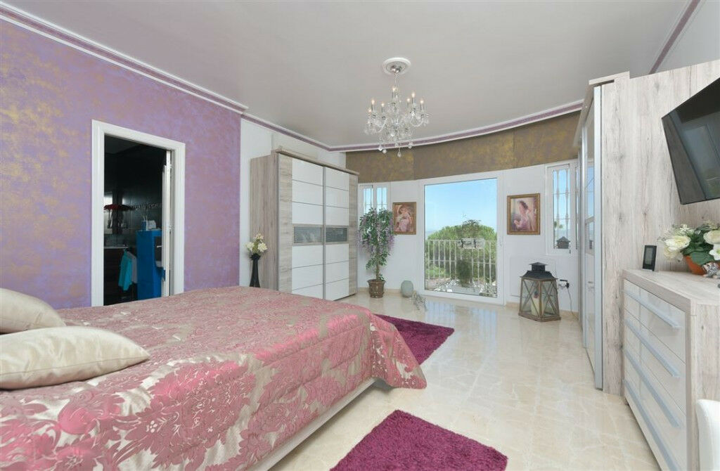 Detached Villa Alhaurín de la Torre Málaga - image 3