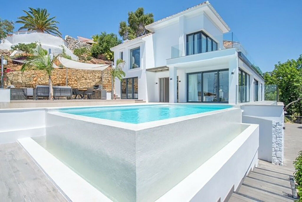 Detached Villa Elviria Málaga - image 29
