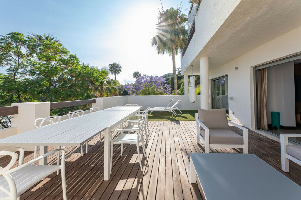 Middle Floor Apartment Benahavís Málaga - image 31