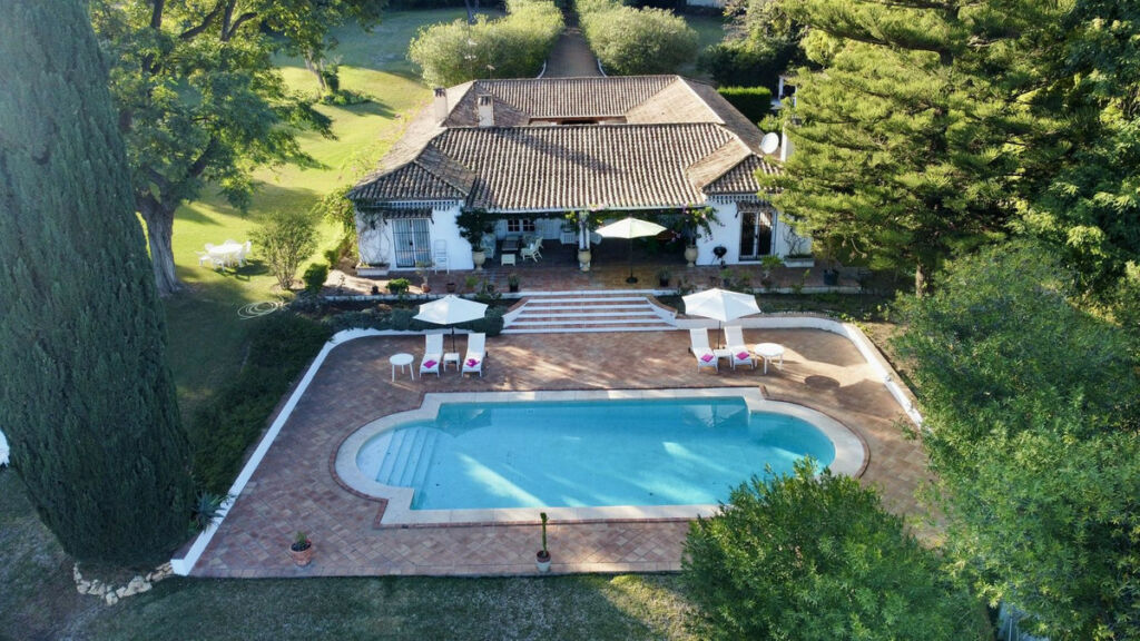 Detached Villa Benahavís Málaga - image 32
