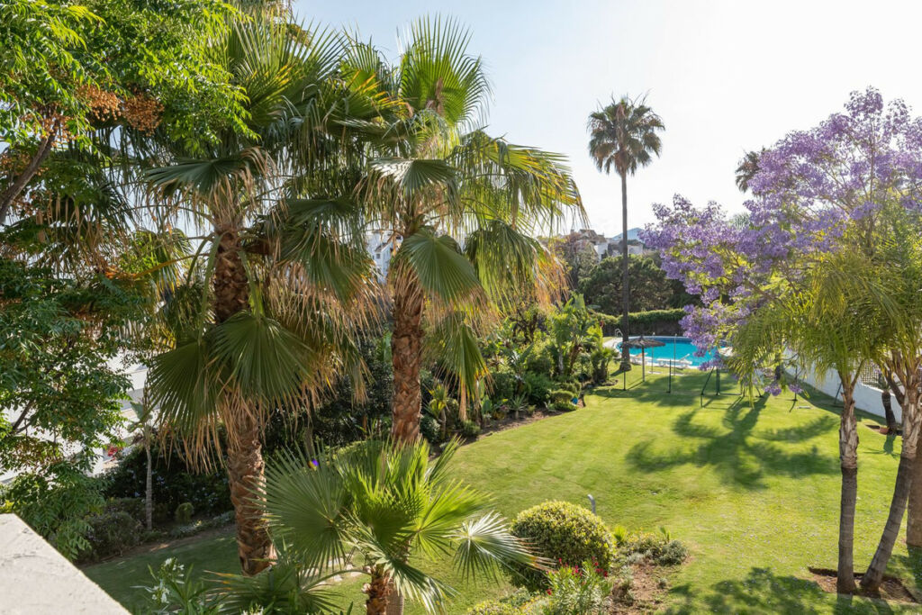Middle Floor Apartment Benahavís Málaga - image 35