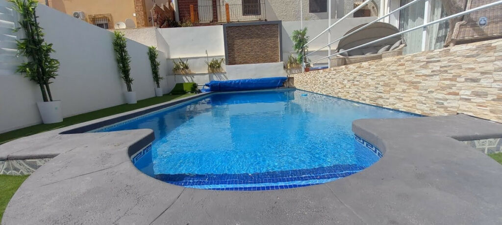 Detached Villa Villamartin Alicante - image 36