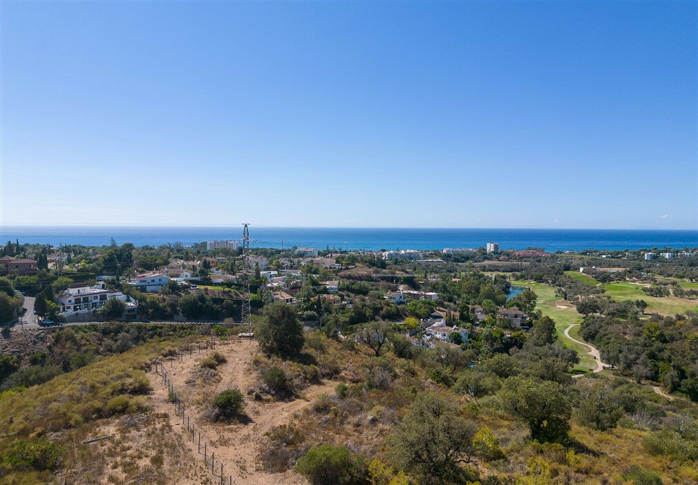 Residential Plot El Rosario Málaga - image 4