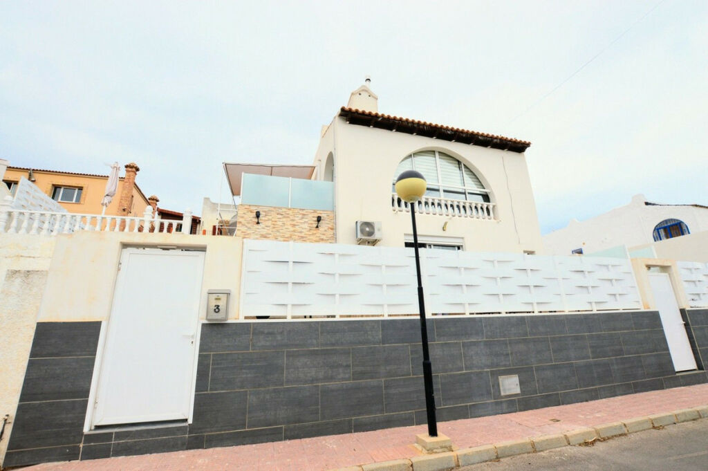 Detached Villa Villamartin Alicante - image 43