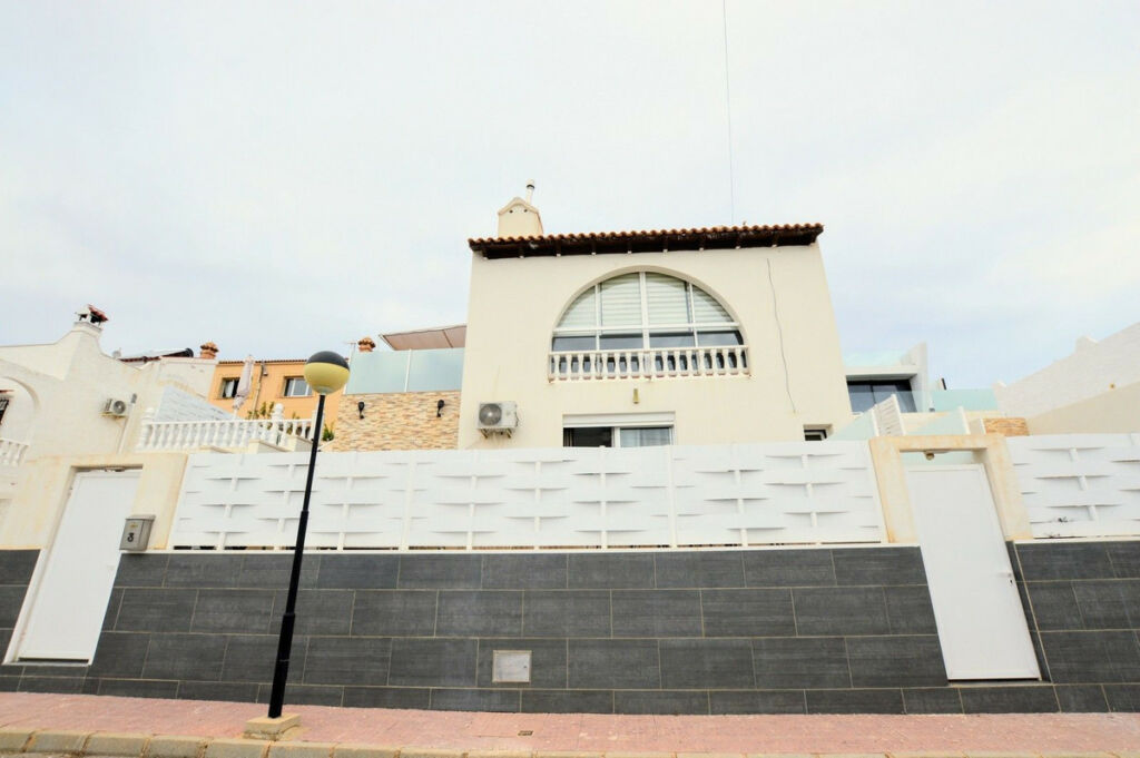 Detached Villa Villamartin Alicante - image 44