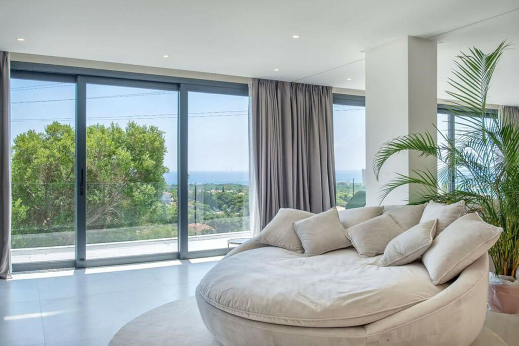 Detached Villa Elviria Málaga - image 5