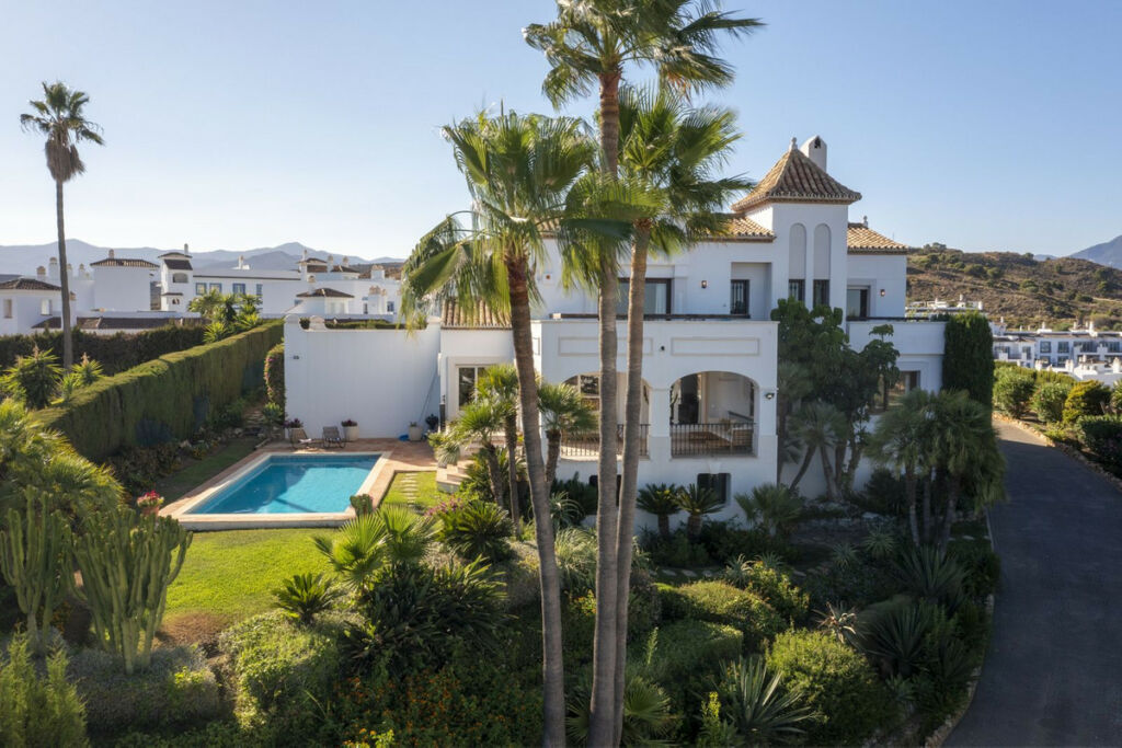 Detached Villa Benahavís Málaga - image 6