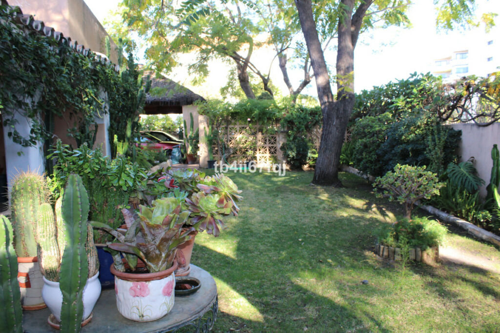 Detached Villa Atalaya Málaga - image 6