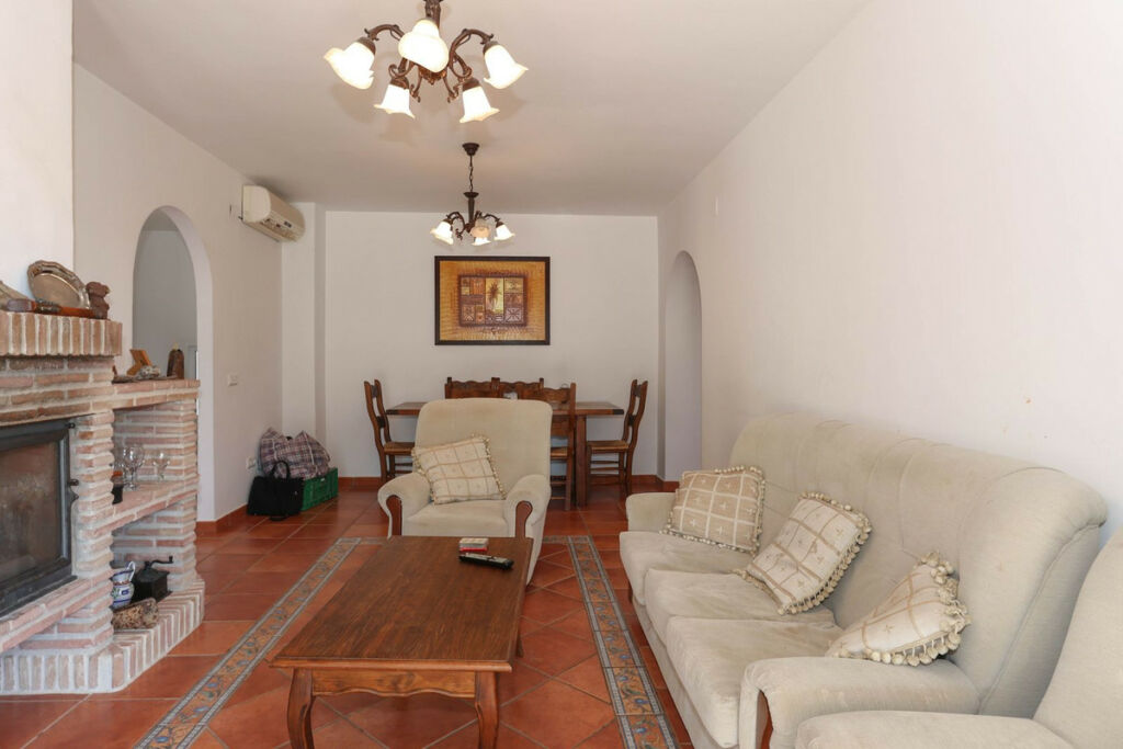 Detached Villa Guaro Málaga - image 9