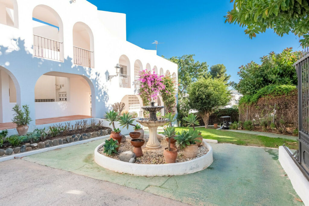 Ground Floor Apartment Nueva Andalucía Málaga - image 9