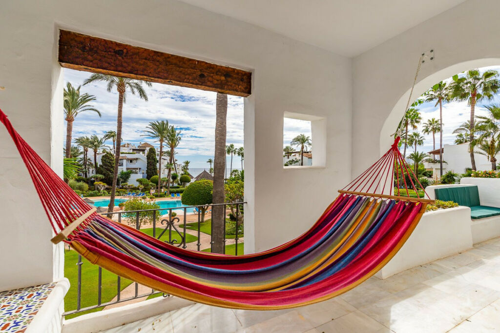 Middle Floor Apartment Estepona Málaga - image 9