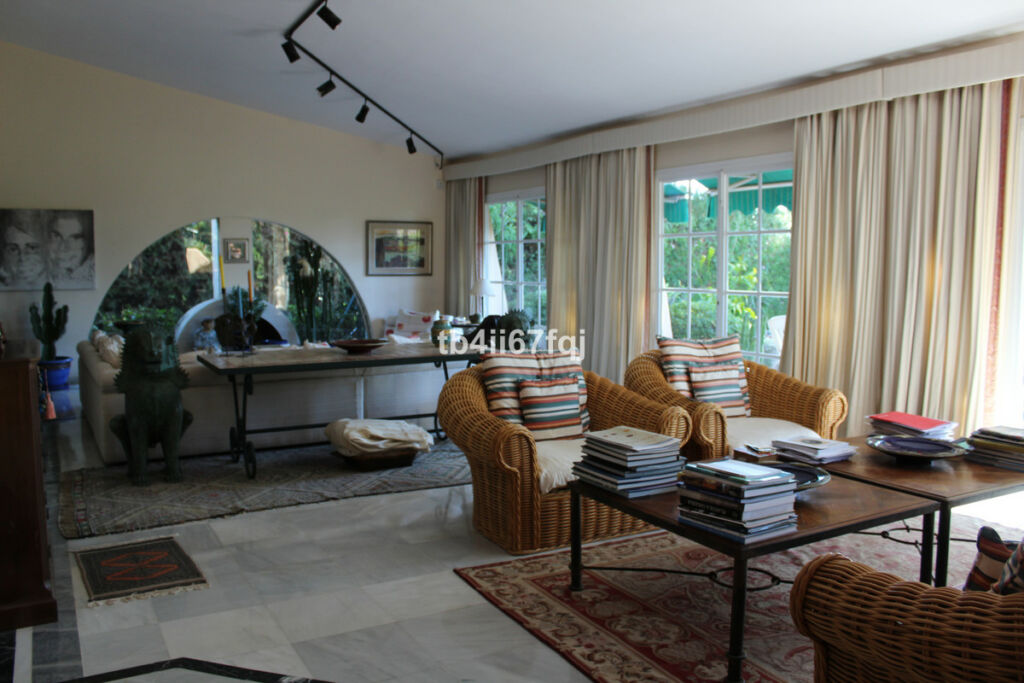 Detached Villa Atalaya Málaga - image 9