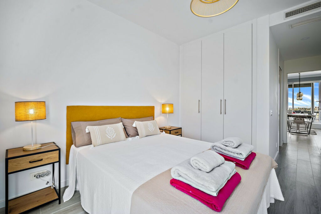 Middle Floor Apartment Cancelada Málaga - image 10