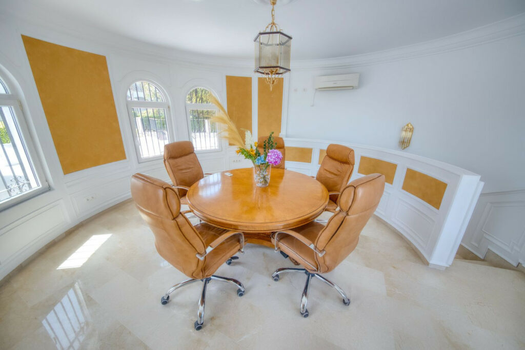 Detached Villa Benalmadena Málaga - image 10