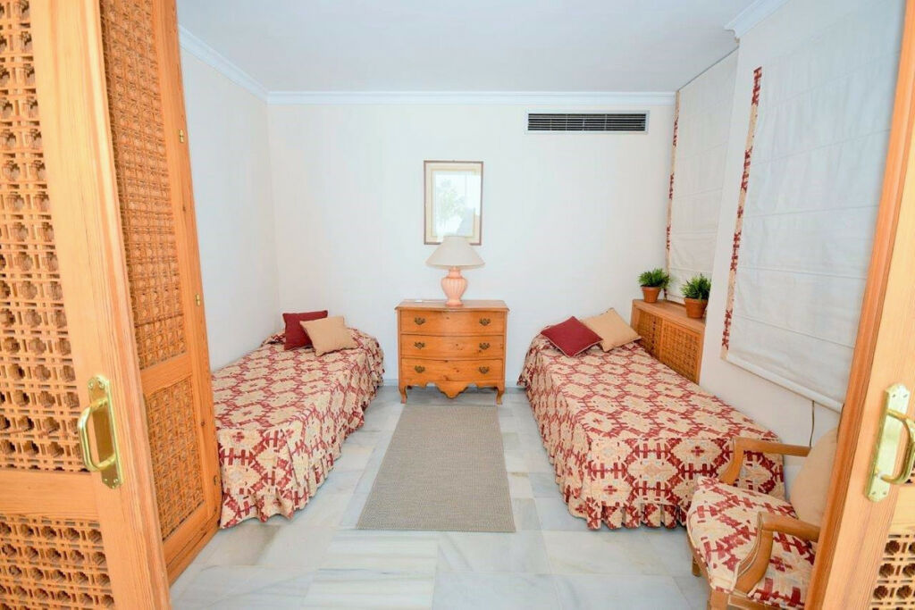 Penthouse Estepona Málaga - image 10