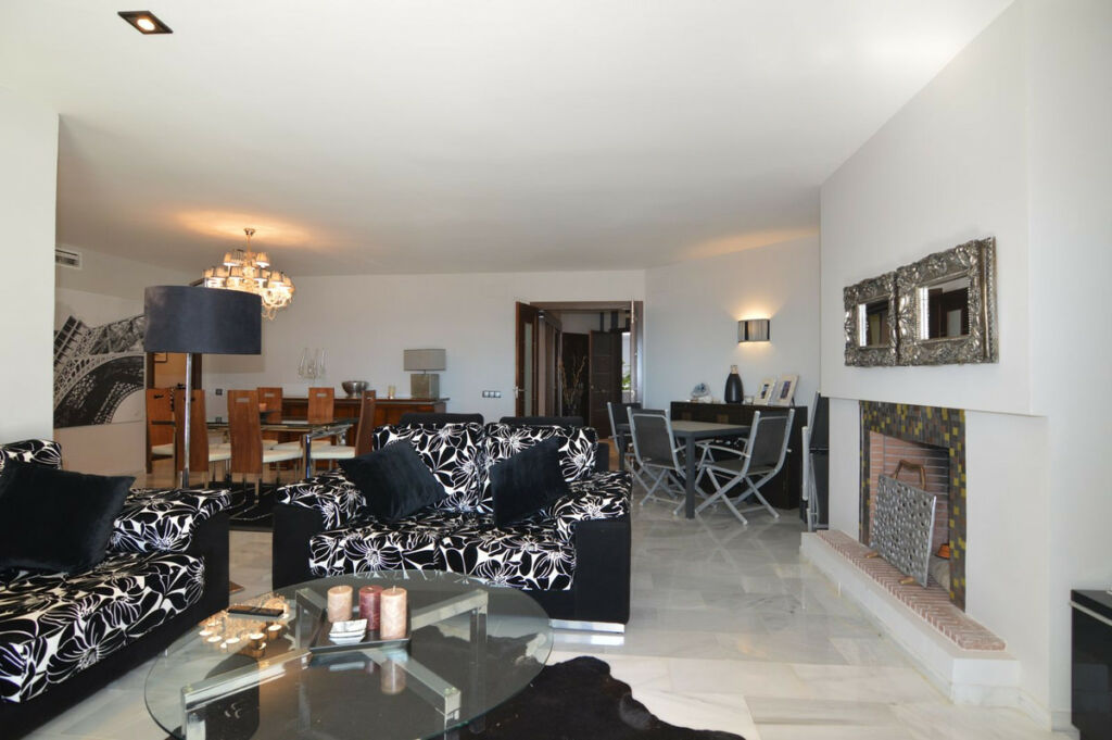 Middle Floor Apartment Puerto Banús Málaga - image 10