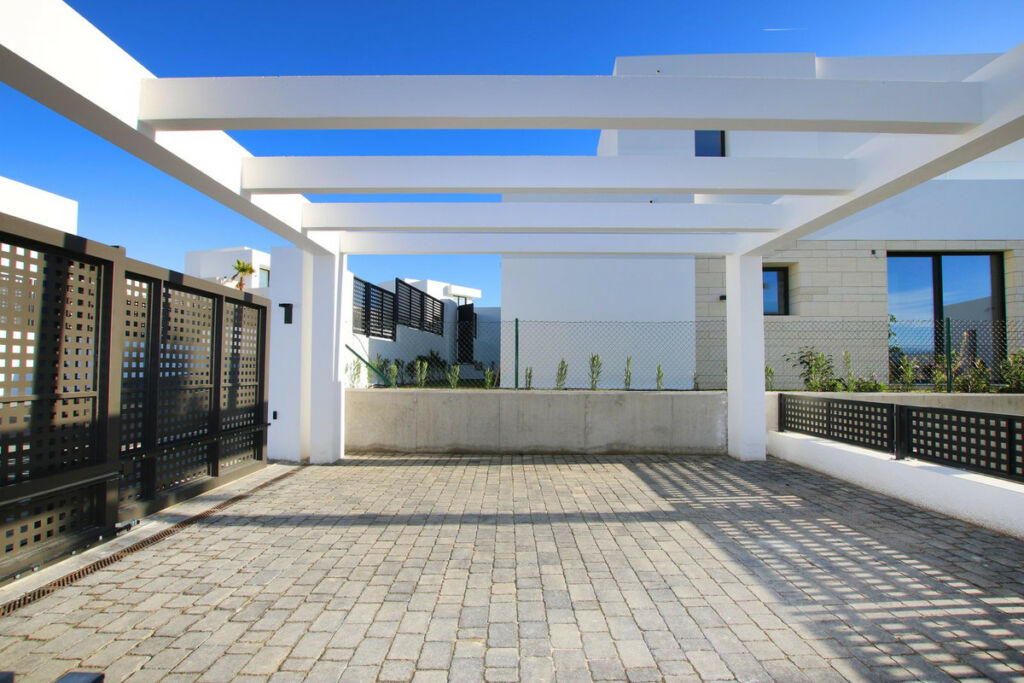 Detached Villa Río Real Málaga - image 12