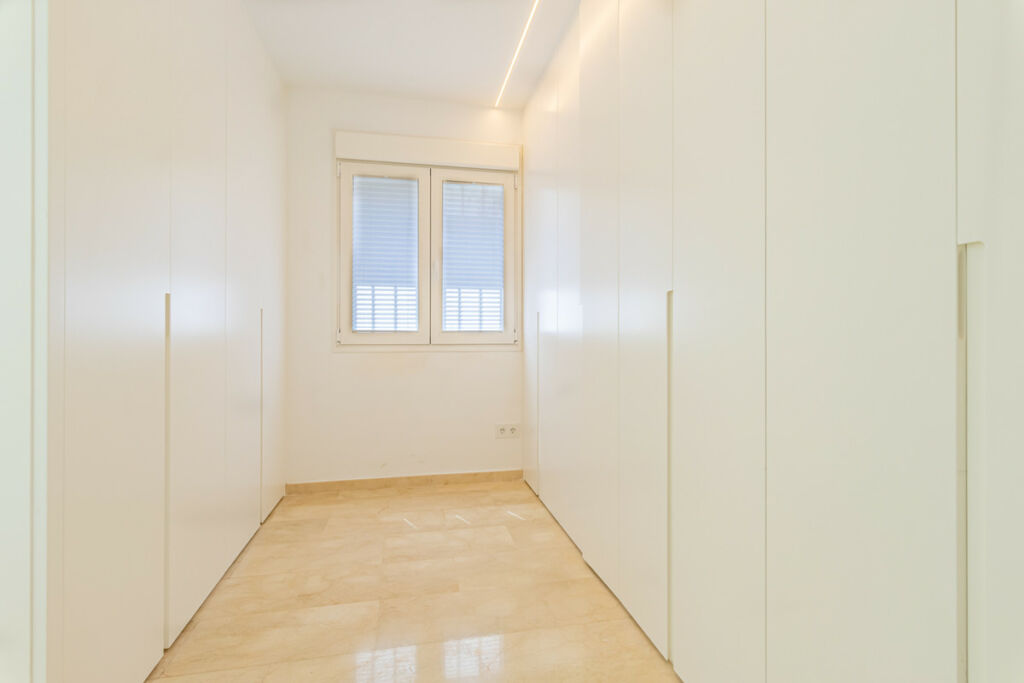 Townhouse The Golden Mile Málaga - image 11