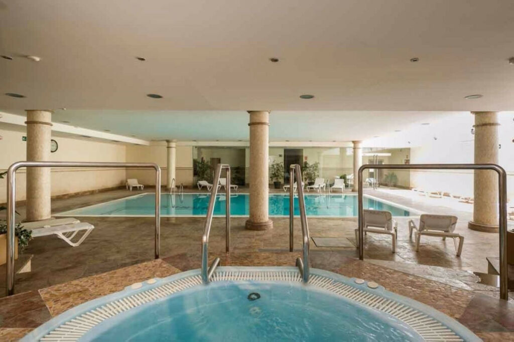 Ground Floor Apartment Puerto Banús Málaga - image 11