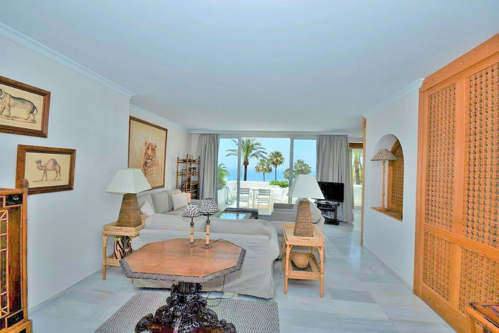Penthouse Estepona Málaga - image 11
