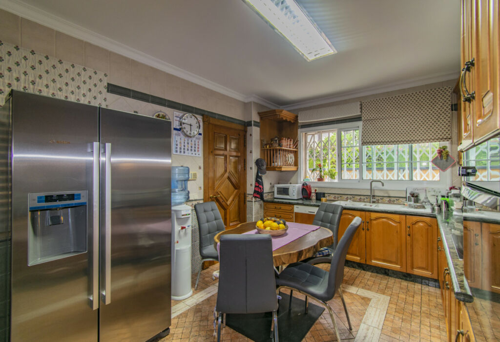 Detached Villa San Pedro de Alcántara Málaga - image 12