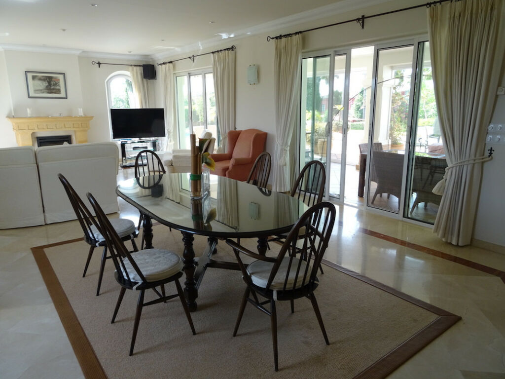 Detached Villa Sotogrande Alto Cádiz - image 12