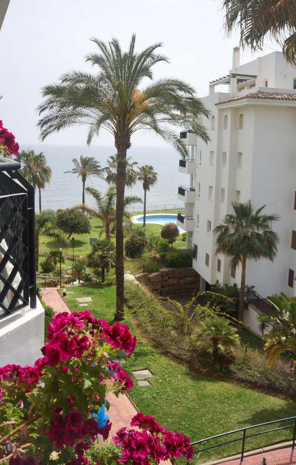 Middle Floor Apartment Calahonda Málaga - image 12