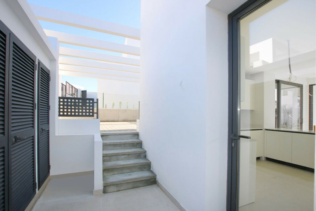Detached Villa Río Real Málaga - image 14