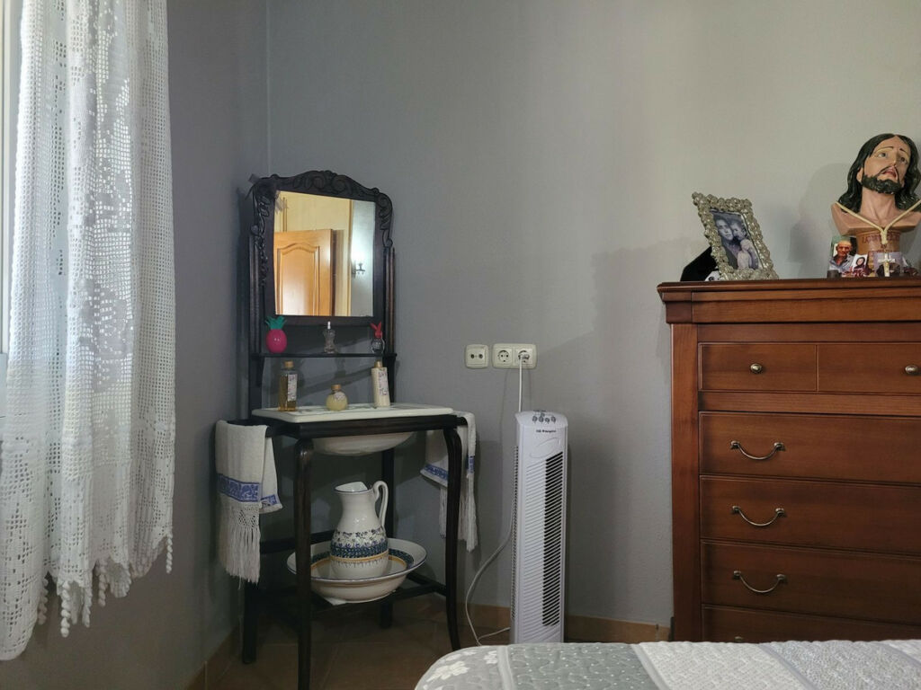 Detached Villa Estepona Málaga - image 13