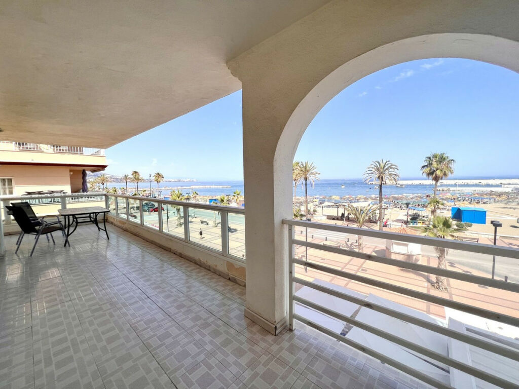 Middle Floor Apartment Fuengirola Málaga - image 13