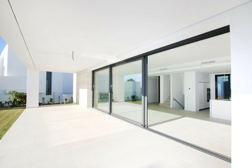 Detached Villa Río Real Málaga - image 15