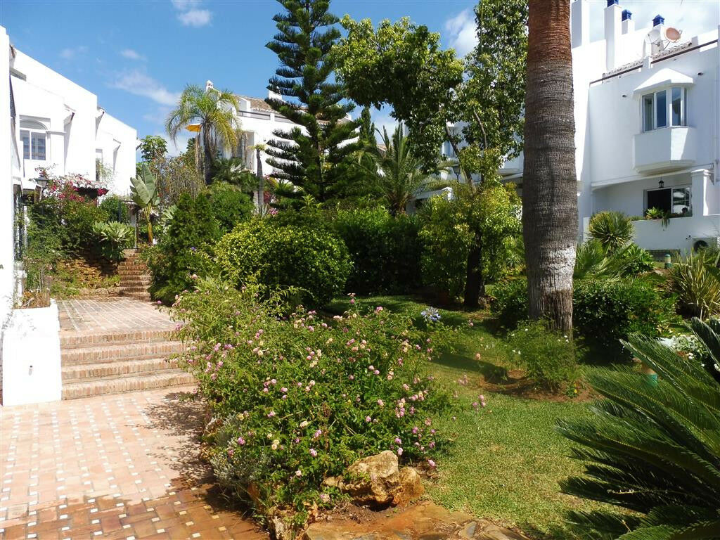 Townhouse The Golden Mile Málaga - image 14