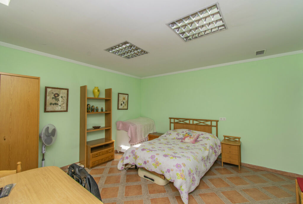 Detached Villa Estepona Málaga - image 14